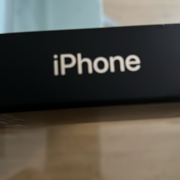Apple Box I Phone. - Picture 2 of 2